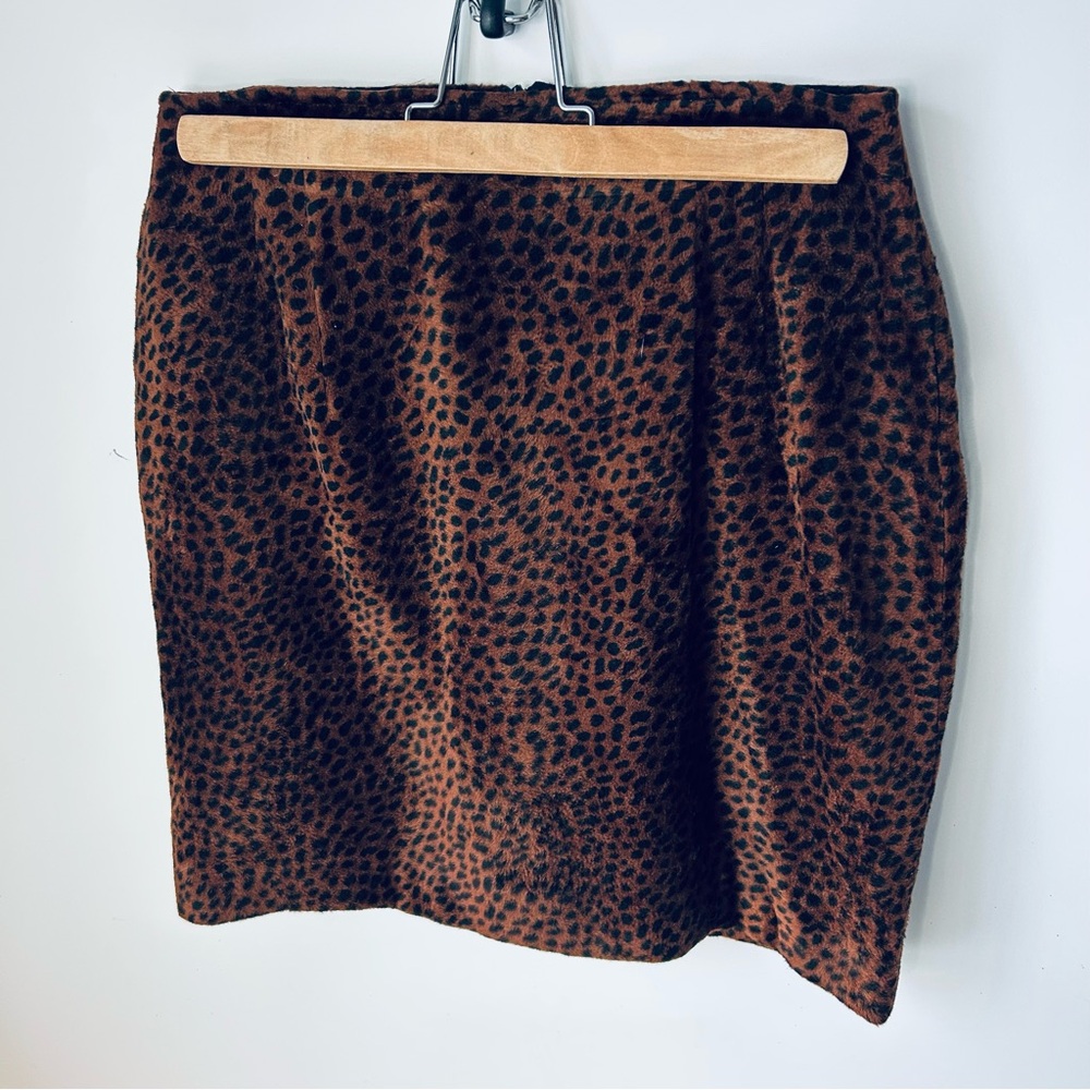 Chic Animal Print Pencil Skirt